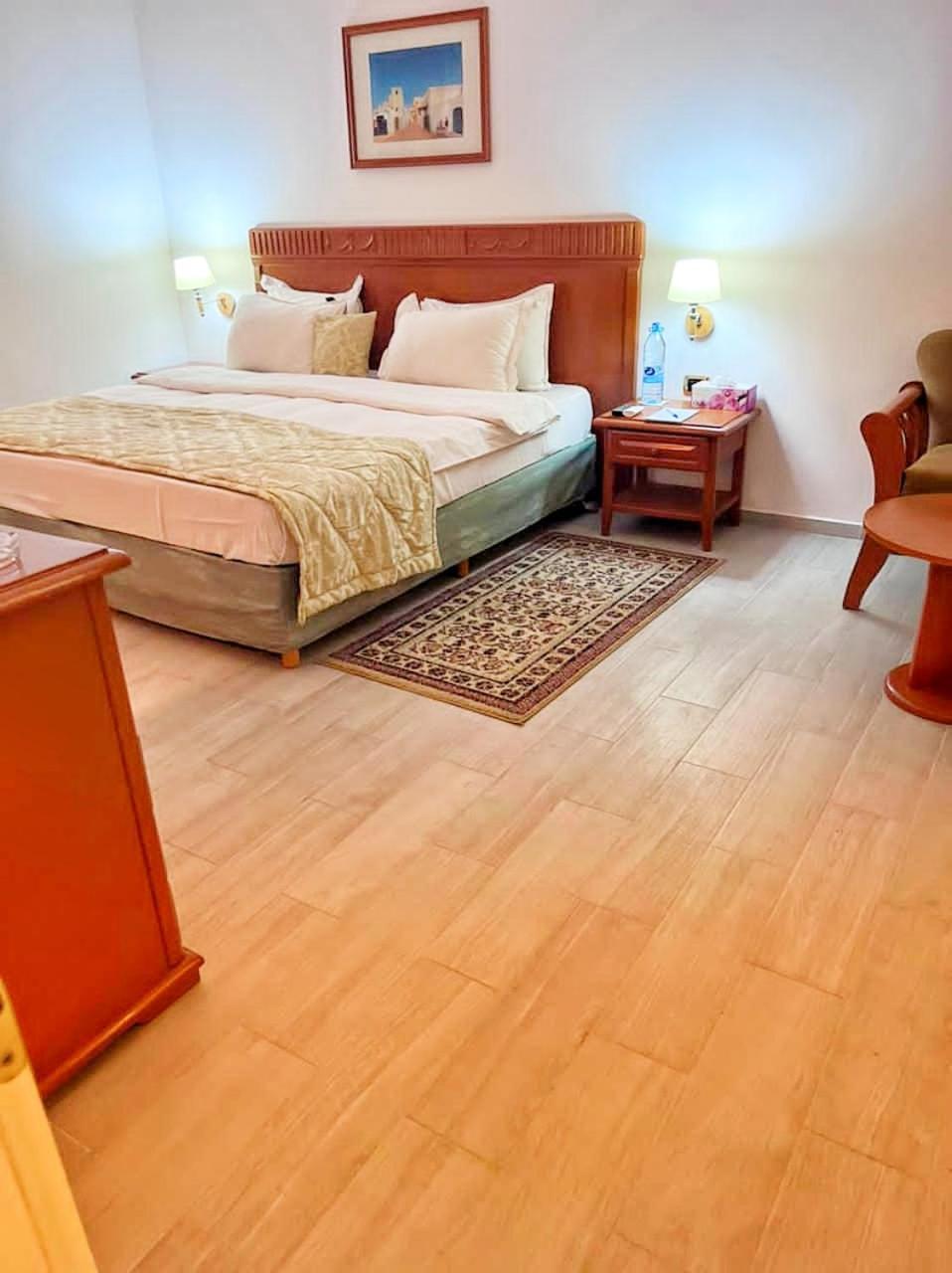 L'Amitie Hotel Нджамена Экстерьер фото