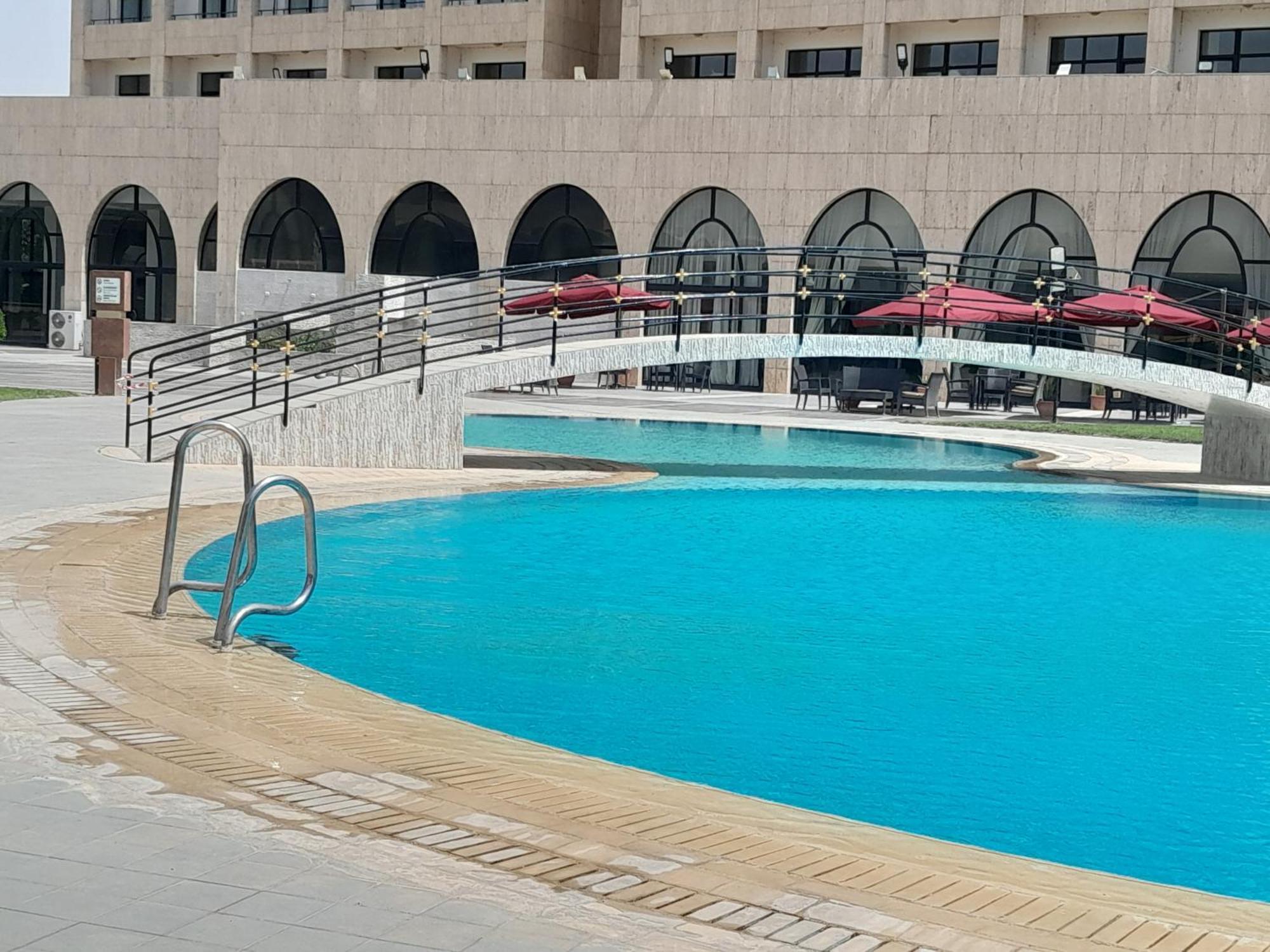 L'Amitie Hotel Нджамена Экстерьер фото