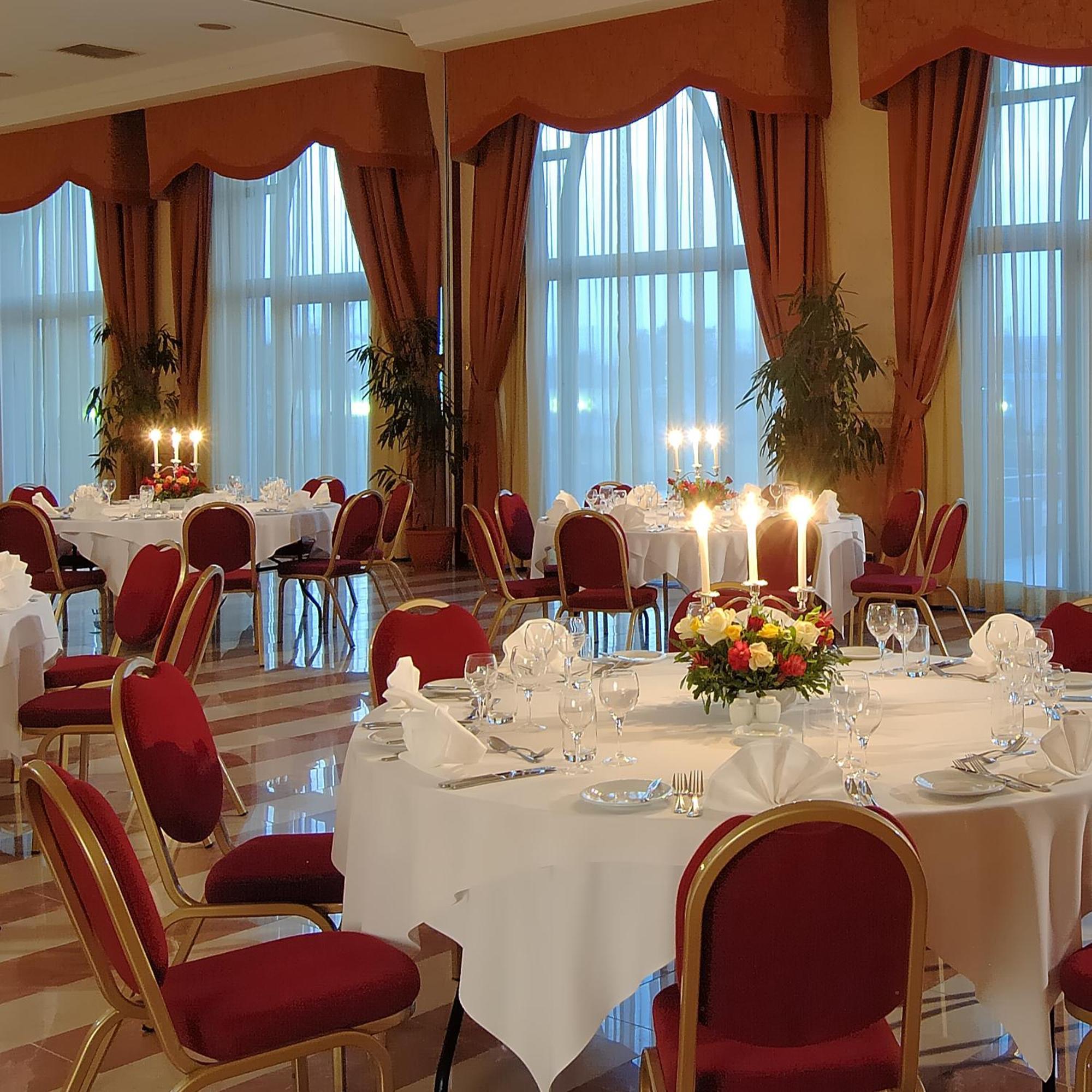 L'Amitie Hotel Нджамена Экстерьер фото